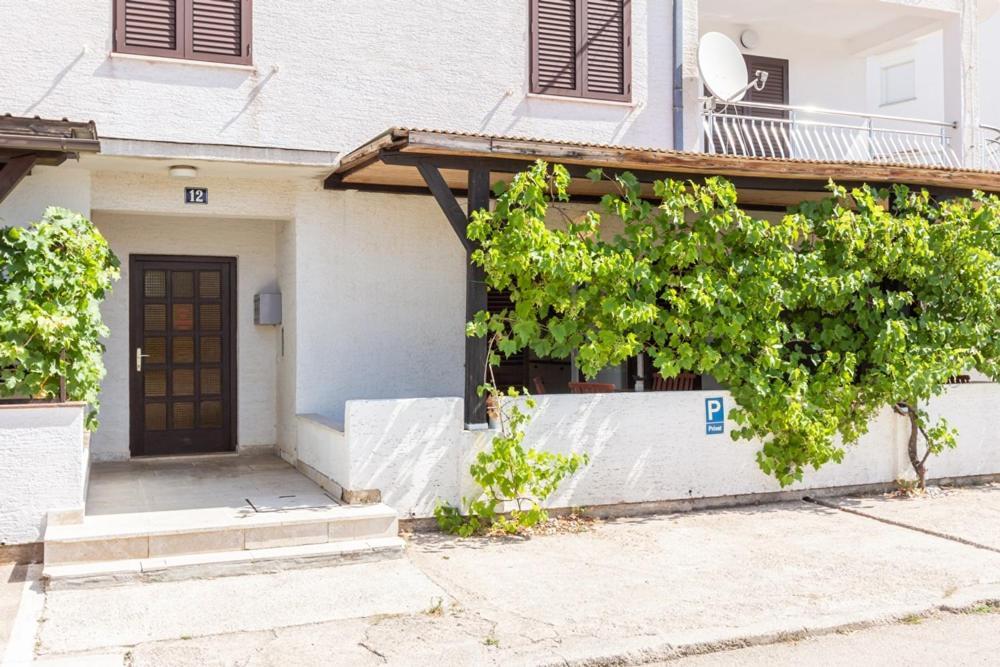 Apartments Vladan With Terrace Baška Buitenkant foto